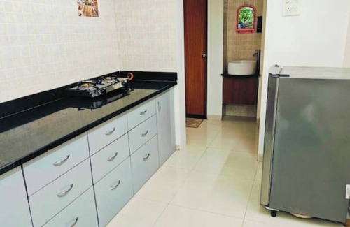 Aundh Apartment | Vibrant 2bhk Apt Nr Jupiter Hsp