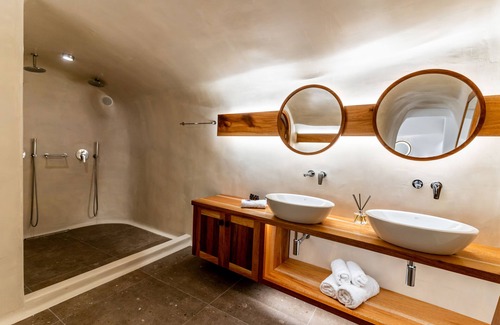 Messaria Hotel | Victoria Caves