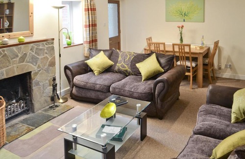 Fakenham House | Victoria Cottage