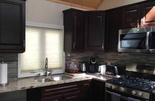 Port McNicoll Cottage | Victoria Harbour Cottages Loft Chalet
