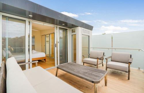 Carlton House | Victorian City-Fringe 3lvl Home @Carlton Lifestyle