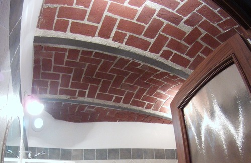 Bruino House | Victory and the 3 Cats