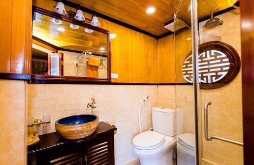 Hon Gai Boat Rental | Victory Cruise