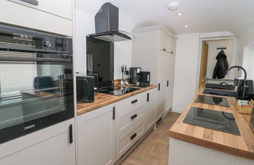 Whitehaven Cottage | VICTRONEEN COTTAGE, pet friendly, with a garden in Whitehaven