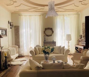 Centre Ville Villa | Vieille rose