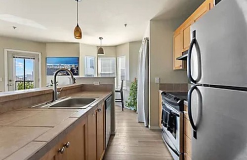 Kings Heights Condo | Views 1-bedrm condo with WiFi, AC in Portland near Washington Park and Nob Hill
