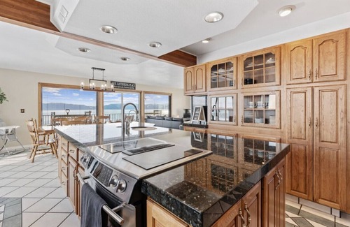 Harbor Village House | Views-Hot Tub-Sauna-Game room-Sleeps 50-7000 Sq ft
