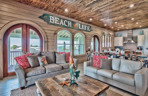 Holiday Isle House | Views! Pool! Free Tiki Cruise! | Admirals Palace