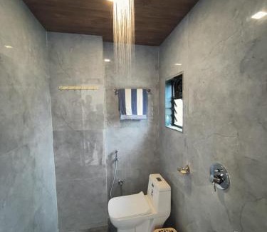 Kadadhe House | Vikas Boat Club and Restaurant