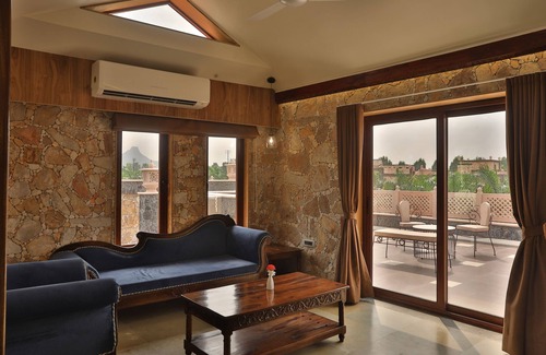 Halol Hotel | Vikrama Heritage Resort Pavagadh