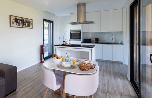 Ponta Delgada House | Vila Vicente (Jacuzzi, Sauna and Parking)