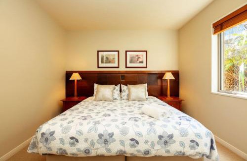 Windwhistle Apartment | Villa 206 - Front Row Golf Views, Terrace Downs