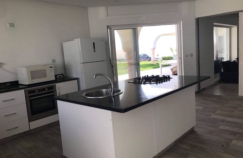 Kelibia Villa | Villa 300m2 with 4 suites, for up to 15 people, large pool and wooden garden