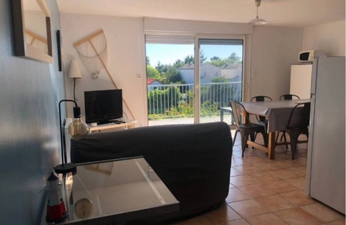 Chatelaillon-Plage House | Villa 4/6 Personnes 200m Plage Bord de mer - La Rochelle/Angoulins s/mer