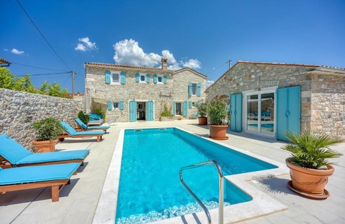 Selina Villa | Villa 4 Flowers