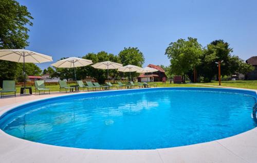 Sisak Villa | Villa 77 by Villas Guide
