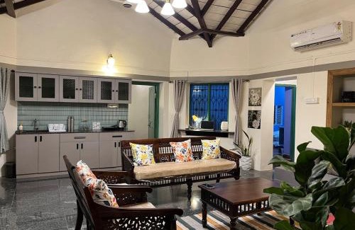 Ankola Villa | Villa Aayra - Premium cozy stay - 2BHK AC Villa