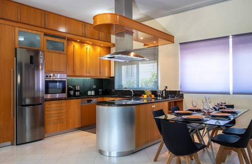 Agii Apostoli Villa | Villa AERAS is a detached villa with a terrace, situated in Kato Daratso.