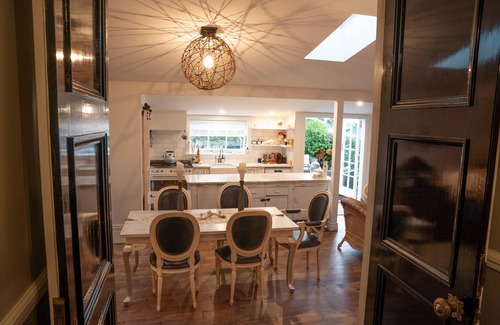 Akaroa Cottage | Villa Akaroa - Akaroa Pet Friendly Holiday Home