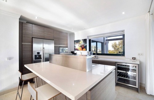 Arcos de la Frontera Villa | Villa "Arcos golf Jacaranda 5 dormitorios" with Mountain View, Pool & Wi-Fi