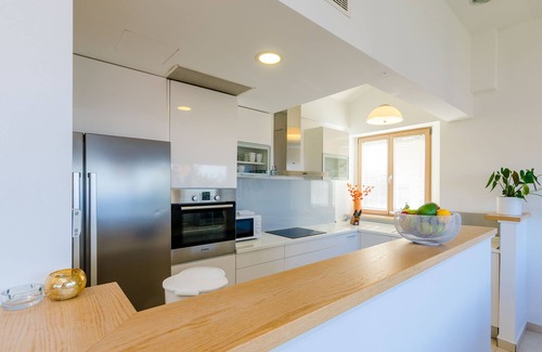 Mlini Villa | Villa Art Gallery - Six Bedroom Villa with Terrace and Swimming Pool