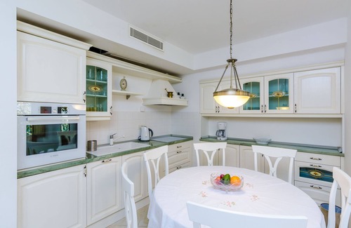 Mlini Villa | Villa Art Gallery - Six Bedroom Villa with Terrace and Swimming Pool