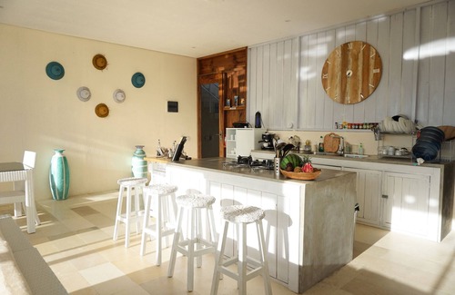 Kuta Villa | Villa Atas Pelangi