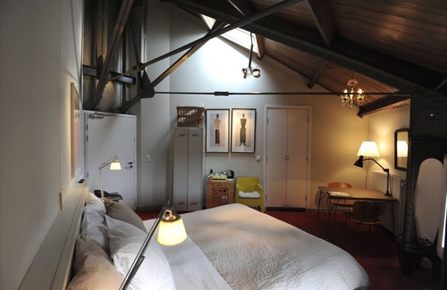 19e Eeuwse Schil Hotel | Villa Augustus