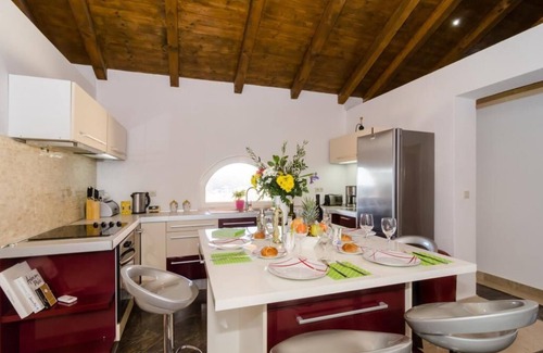 Brasina Villa | Villa Avoca