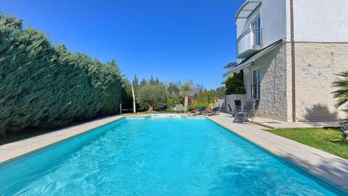 Pjescana Uvala Villa | Villa Aylin 5-bed next to the sea