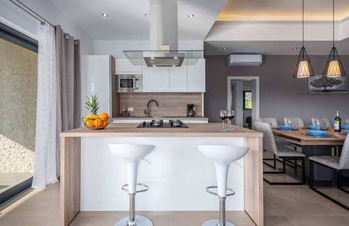 Mali Vareski Villa | Villa Bambina with Heated Pool