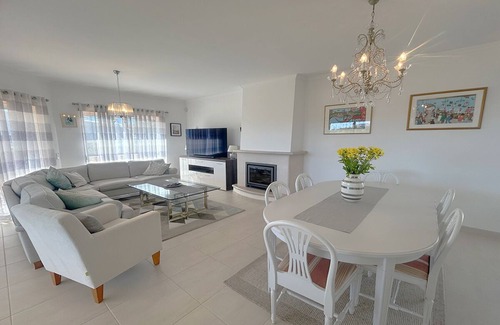 Monte Judeu Villa | Villa Bardi 3 bedroom villa with Jacuzzi