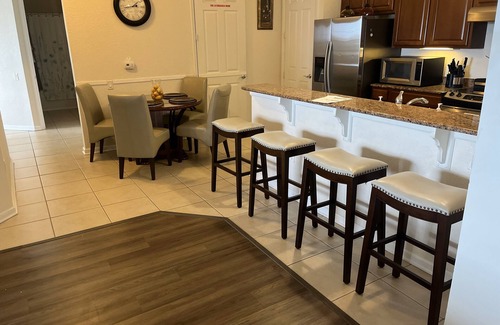 Florida Central Atlantic Coast Condo | Villa Bella Vista Cay Penthouse/Lakefront Condo Overlooking the Pool & Lake Cay