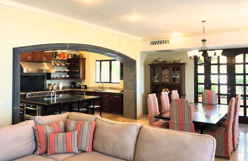 Pedregal Villa | Villa Beltramo- Captivating Views, Moments From Downtown, Luxury Paradise