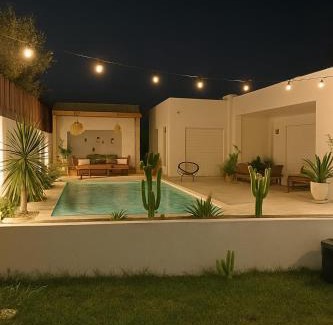 Aghir Villa | Villa Benbienn piscine iptv Billard américain wifi illimité très bon emplacement