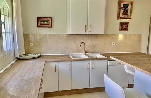 El Puerto de Santa Maria Villa | Villa, between the golf course and the beach, in Vistahermosa.