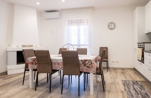 Torre Colonna-sperone Villa | Villa 'Carola Primo Piano' with Shared Pool, Wi-Fi and Air Conditioning