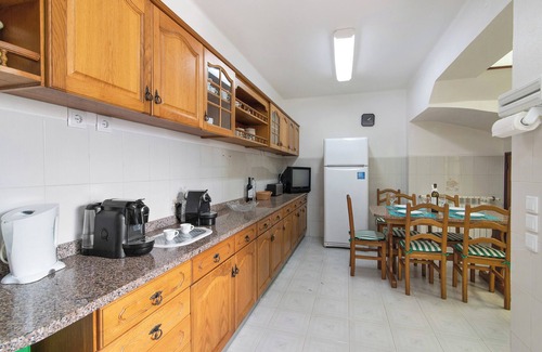 Vale de Centianes Villa | 'Villa Carvoeiro' with Sea View, Pool & Wi-Fi