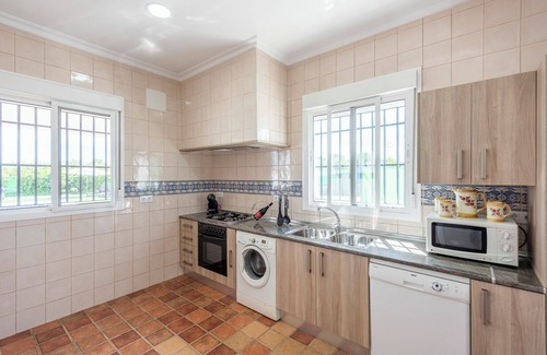 Marchena House | Villa "Casa Brisa del Valle" with Private Pool, Covered Terrace & Wi-Fi