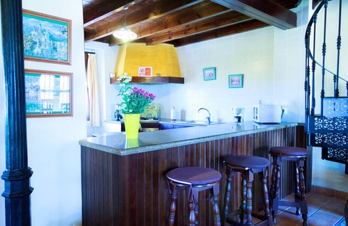 Lora Del Rio Villa | Villa "Casa Rural Hacienda Nueva" with Private Pool, Private Garden & Wi-Fi