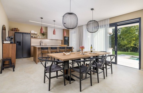 Heki Villa | Villa Castanea – Stylish 3-Bedroom Villa with Private Pool in Peaceful village