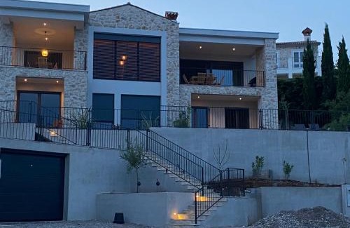 Ripenda Kosi Villa | Villa Castelina