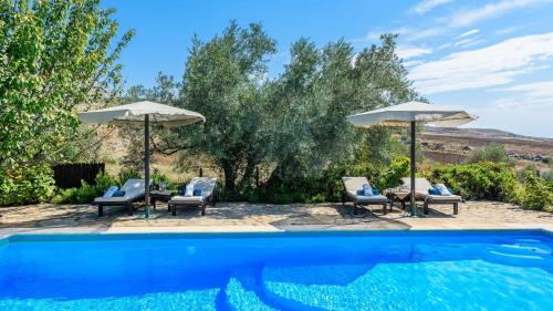 Antequera Villa | Villa Cereza Antequera - La Higuera by Ruralidays