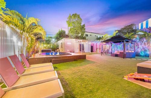 East Little Havana Villa | Villa Ciao Bella Sleeps 25 Pool Hot Tub