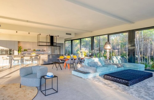 Cove Basina (Jelsa) Villa | Villa Clasa - Four Bedroom Villa, Sleeps 8