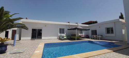 Al Barkanyene Villa | Villa CLIMATISEE avec piscine privée, ras el ma