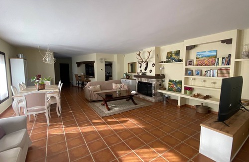 Olmeda de las Fuentes Villa | Villa-Cottage-Ensuite with Shower-Landmark view-Villa rural con encanto