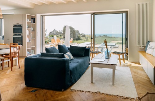 Plobannalec-Lesconil House | Villa Cotton – 180° Sea View and Hot Tub – 6 Bedrooms