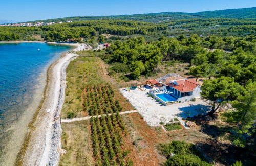 Mirce Villa | Villa Dada