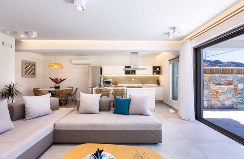 Plakias Villa | Villa Daphne- Naiades Plakias/2 bedrooms, luxury, beachfront